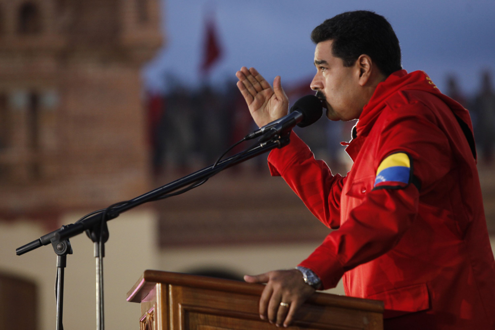 Maduro califica de “amenazas estúpidas” sanciones de EEUU contra su gobierno