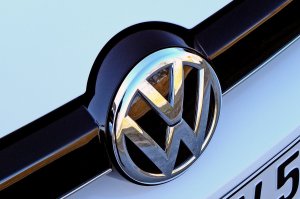Volkswagen examina si otro tipo de motor diésel fue manipulado