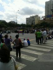 Manifestantes se concentran en Altamira y trancan la Av. Francisco de Miranda (Fotos)
