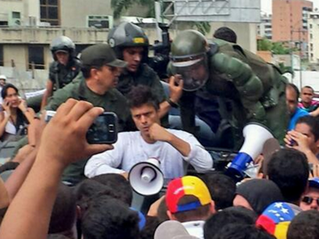 Manifestantes intentaron impedir el traslado de Leopoldo López (Fotos)