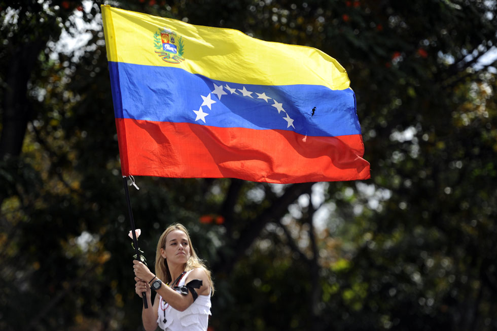 Tintori grita al mundo que Venezuela “está en emergencia y lucha no va a parar”