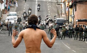 Sube a 43 el saldo de muertos en protestas en el país