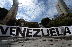Venezolanos protestan en Río de Janeiro (Fotos)