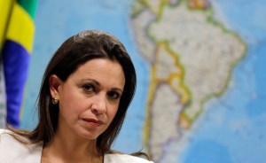 María Corina Machado no acepta diálogo para “estabilizar la dictadura” de Maduro