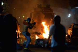 Lacrimógenas, perdigones y piedras dispersó vigilia en Chacaito (Fotos)