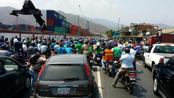 Aduaneros protestan en Puerto Cabello (Fotos)