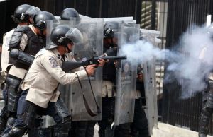 España suspende la venta de material antidisturbios al Gobierno venezolano