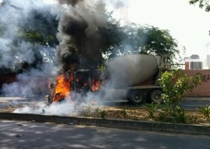 Incendiaron mezclador de cemento en El Trigal (Foto)