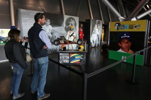 La Fórmula 1 rindió homenaje a Ayrton Senna (Fotos)