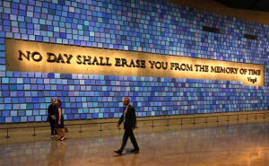 Los primeros en ayudar en el 11-S visitan el museo en recuerdo del suceso