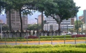 GNB militariza Plaza Venezuela (Foto)