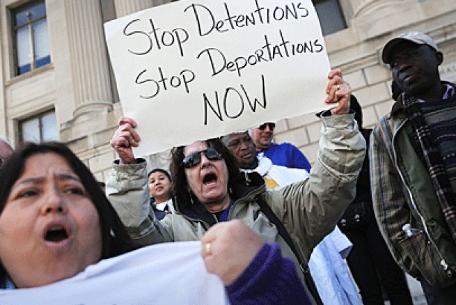 Juez de EEUU bloqueó parcialmente las prioridades de Biden para arrestos y deportaciones