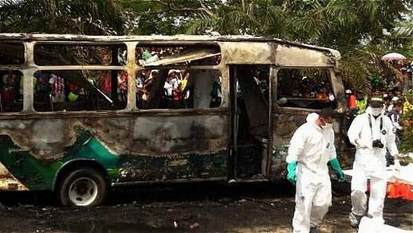 Tragedia en Colombia: 30 niños mueren calcinados al incendiarse autobús