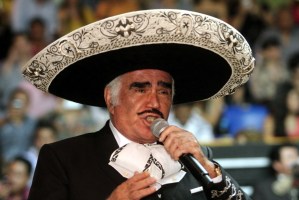 Vicente Fernández anuncia que reanudará su gira de despedida en septiembre