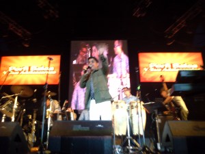 Ovación total a Porfi Baloa en el Festival de Salsa de México