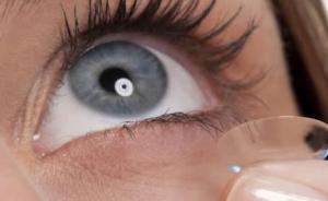 Los lentes de contacto pueden acabar con tu visión