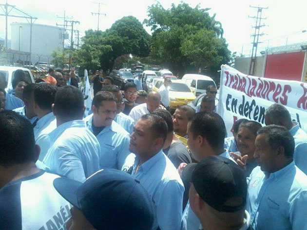 Trabajadores de Chrysler protestaron para exigir derecho al trabajo