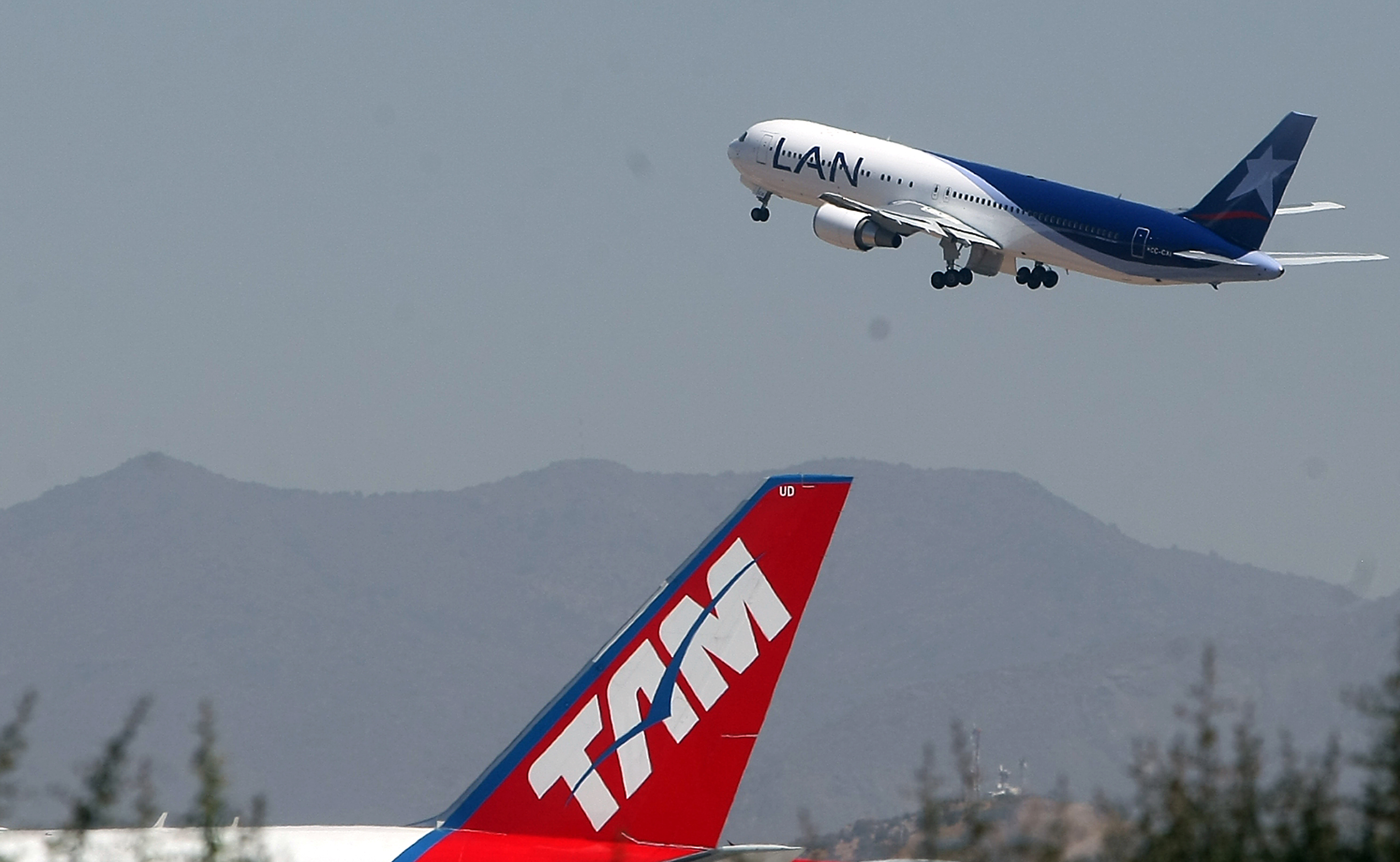 Latam Airlines acepta propuesta del Gobierno para pago de deuda