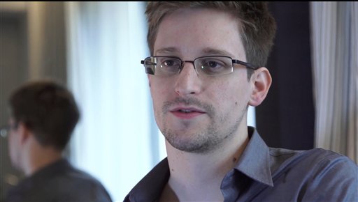 Snowden pide a Rusia un año más de asilo temporal