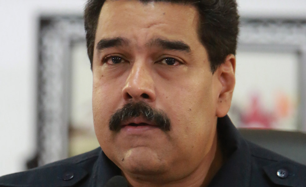 Maduro considera que no es urgente aumentar la gasolina