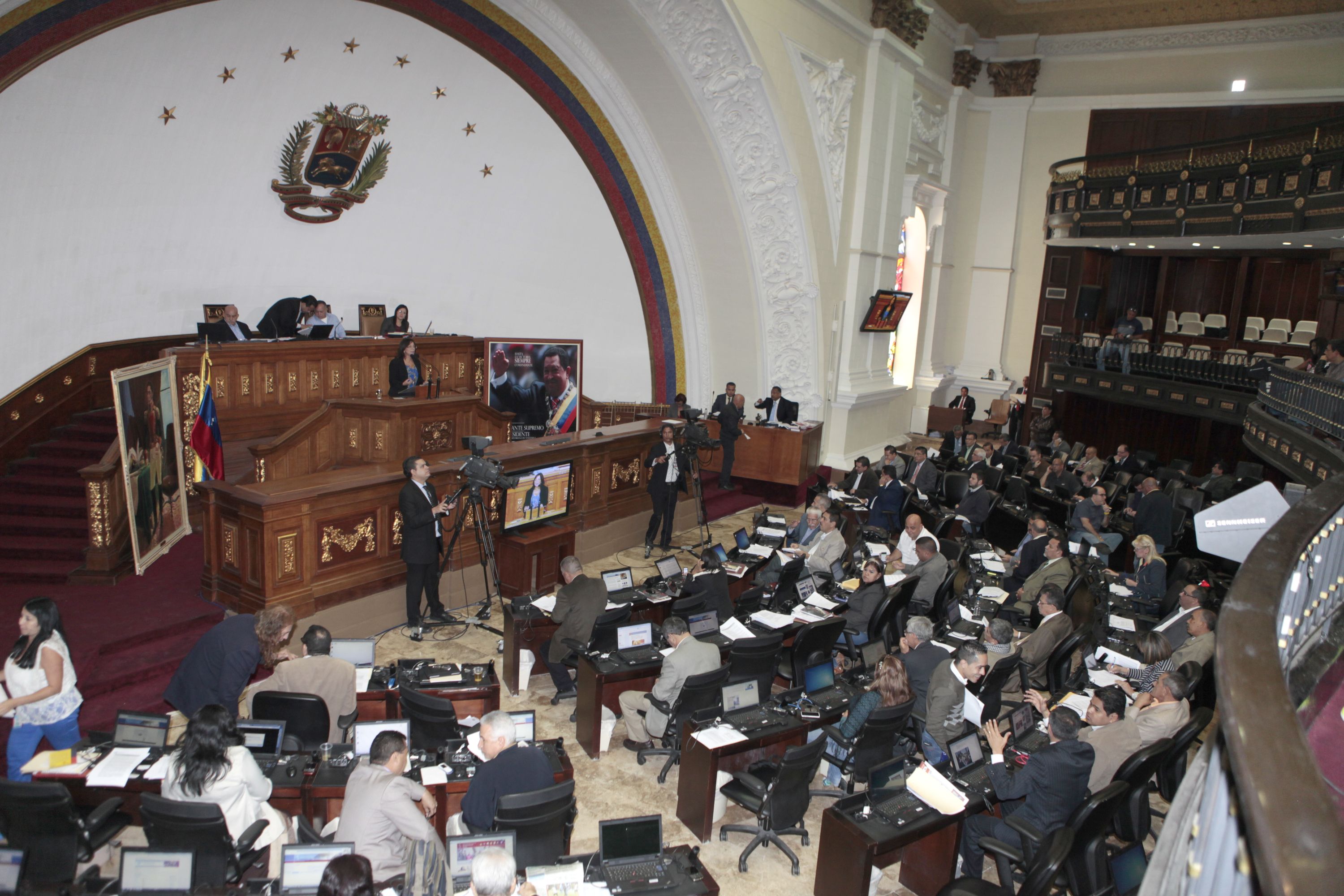 Maduro propondrá que 50% de los diputados a la AN sean menores de 30 años