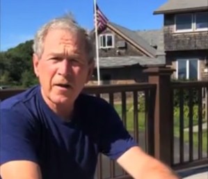 George W. Bush también asumió el #IceBucketChallenge (Video)