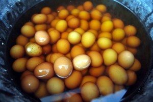 Huevos cocidos en orina son un manjar en China ¿Te anotas? (FOTOS)