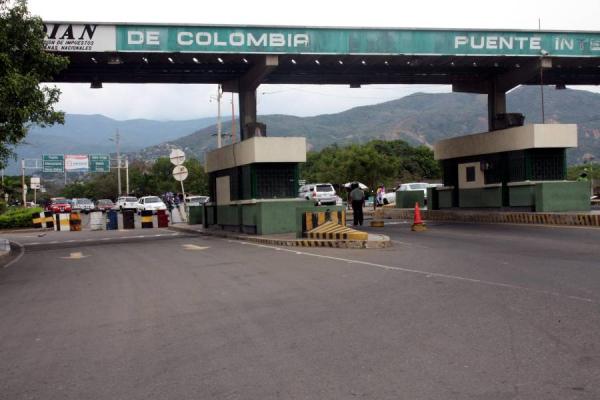 Doble drama: víctimas del conflicto en Colombia y deportados de Venezuela