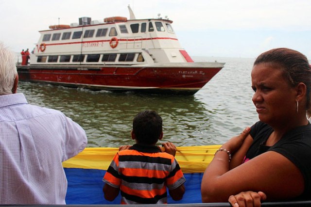 Pasajeros esperan hasta tres horas para movilizarse entre Maracaibo y Los Puertos de Altagracia
