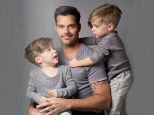 Esto es lo que Ricky Martin le dice a sus gemelos cuando le preguntan por su mamá