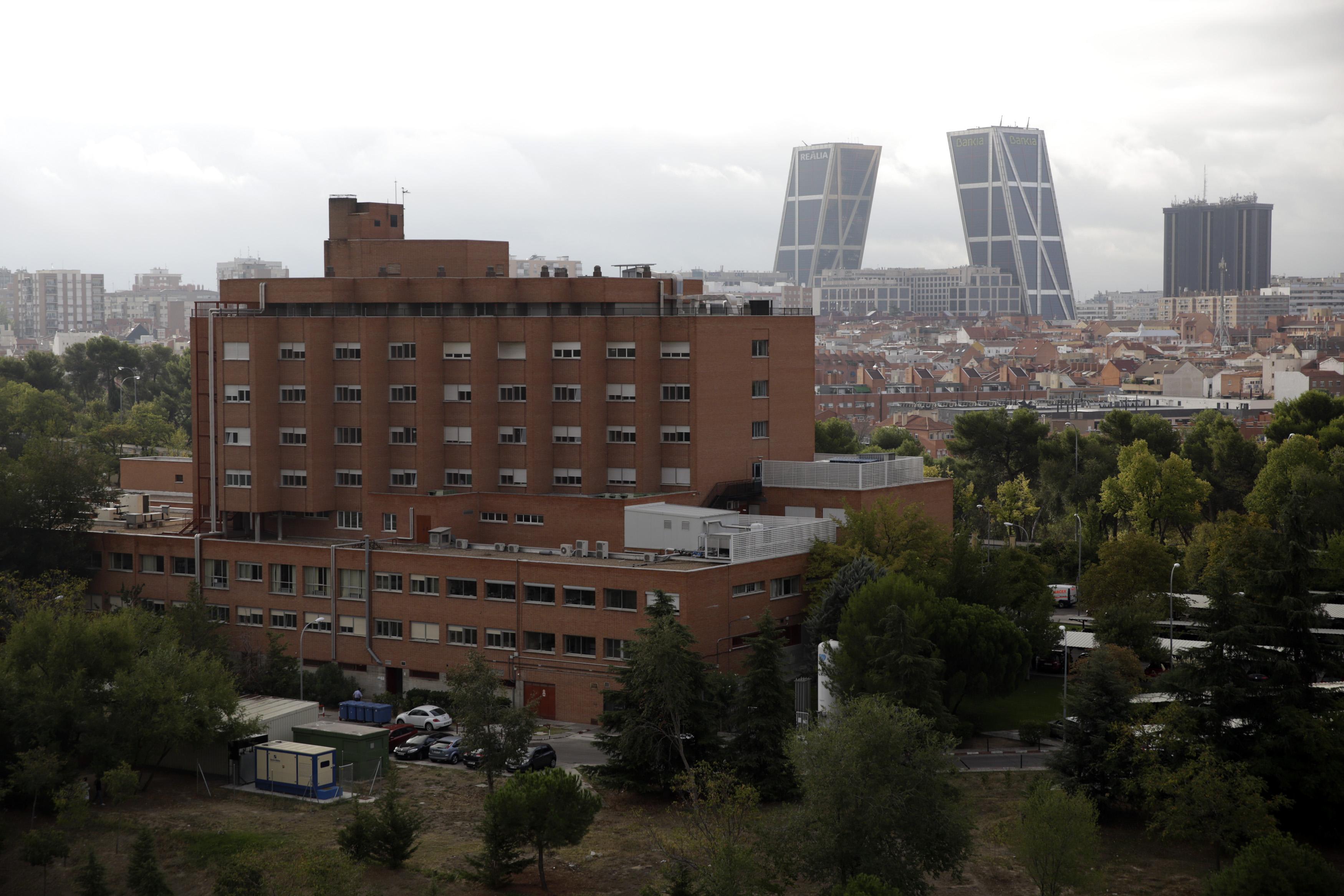 Tres personas están en observación en Madrid tras caso de enfermera con ébola