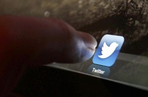 Twitter prueba función que bloquea tuits ofensivos