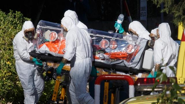 Camarógrafo estadounidense infectado con ébola llegó a EEUU