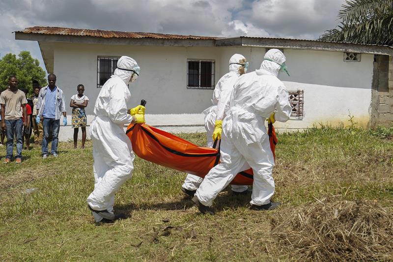Contagios por ébola en Africa superan los 14.000, con 5.160 muertos