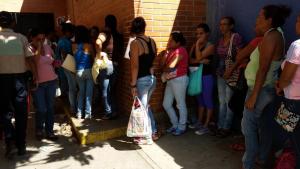 Familiares de presos en Uribana llegan a la morgue de Barquisimeto (Fotos)