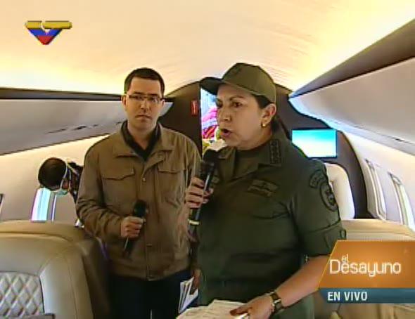 Así revisan los aviones privados en Maiquetía (Video)