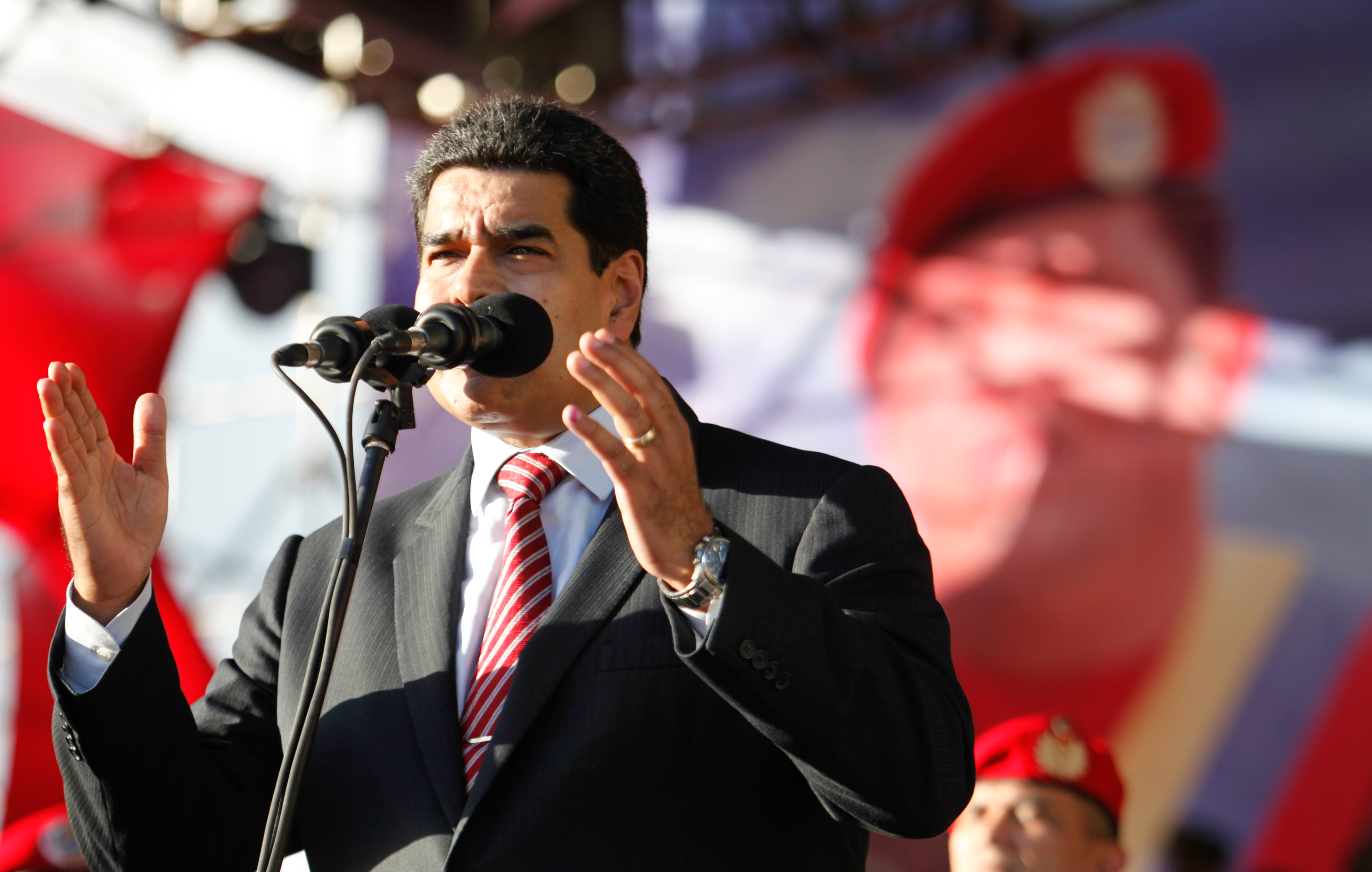 Maduro juramentan a jefes de círculos de Luchas Populares y el Buen Vivir