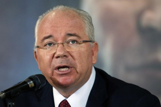 El ministro de Relaciones Exteriores de Venezuela, Rafael Ramírez, durante una conferencia de prensa en Caracas