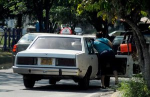 Taxistas cobran mínimo 150 bolívares por “carreritas”