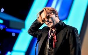 Johnny Depp ebrio en los Hollywood Film Awards