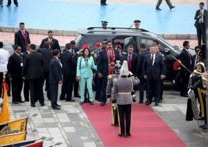 La caravana de Maduro en Unasur impresionó a la prensa ecuatoriana