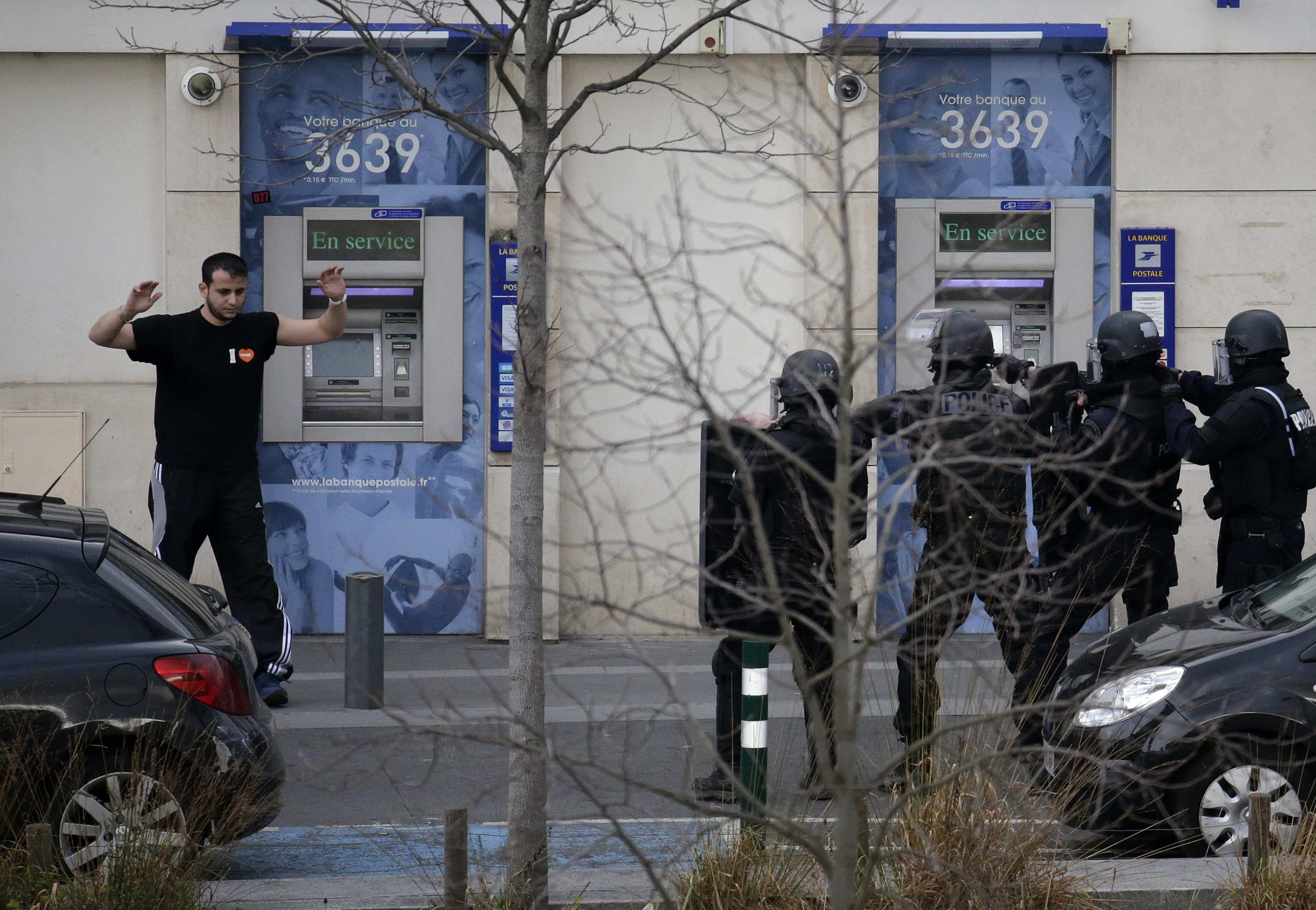 Detienen en España a francés que suministró armas para atentados en París