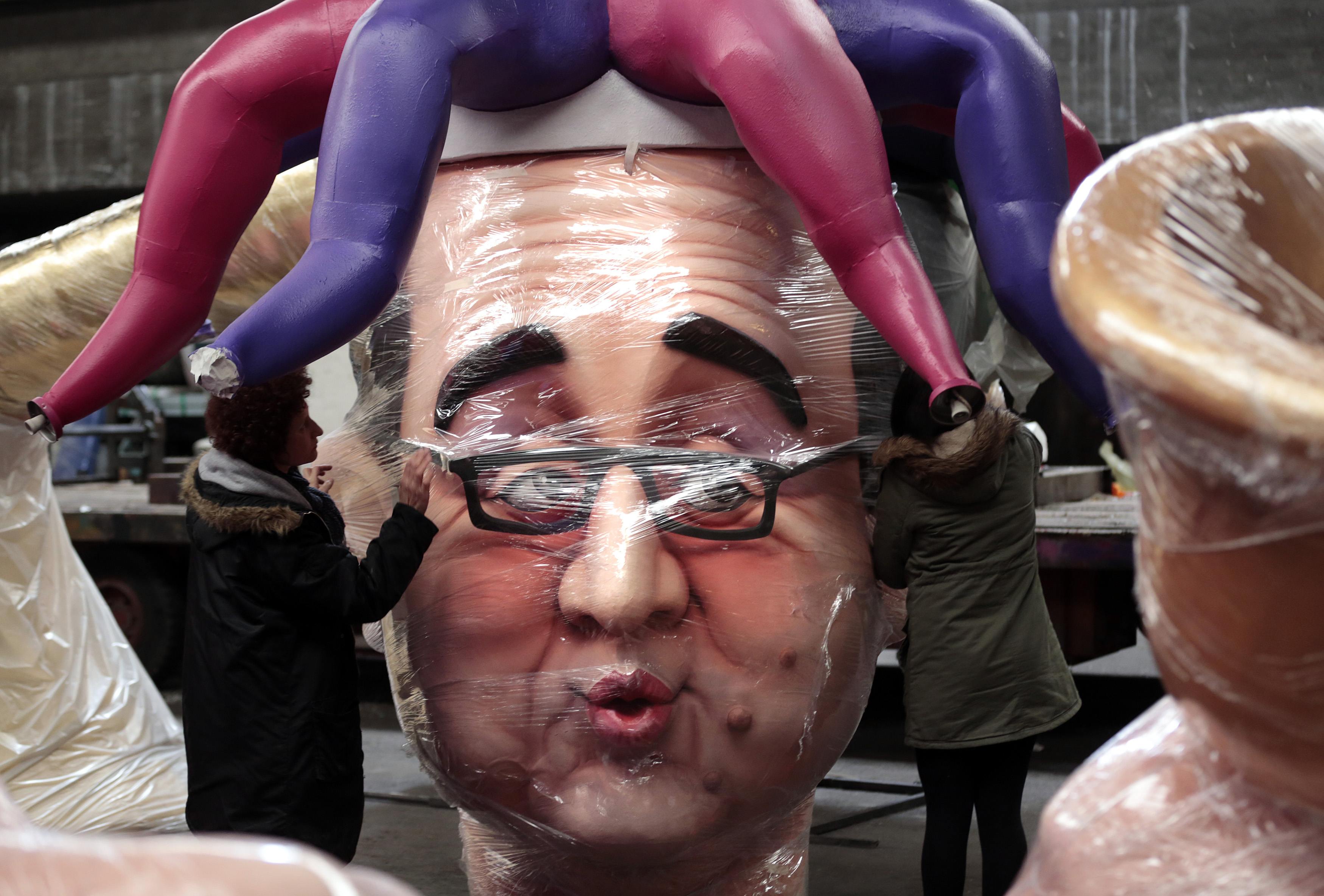 Merkel, Hollande y Putin ya están listos para carnaval (Fotos)