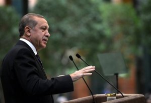 Erdogan anuncia que Turquía comenzó de facto una operación terrestre en Siria