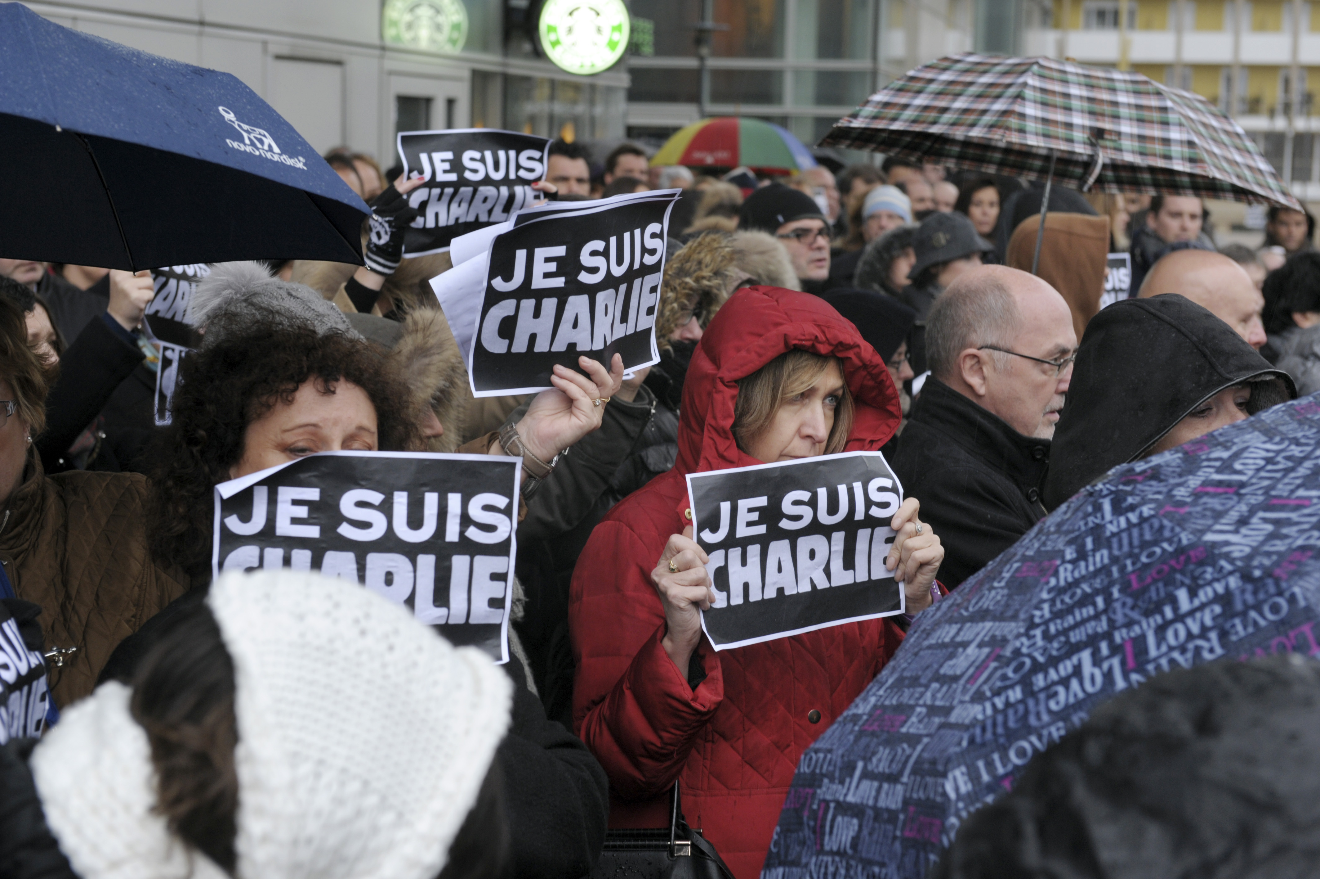 El Papa lanza hashtag para rezar por las víctimas de París