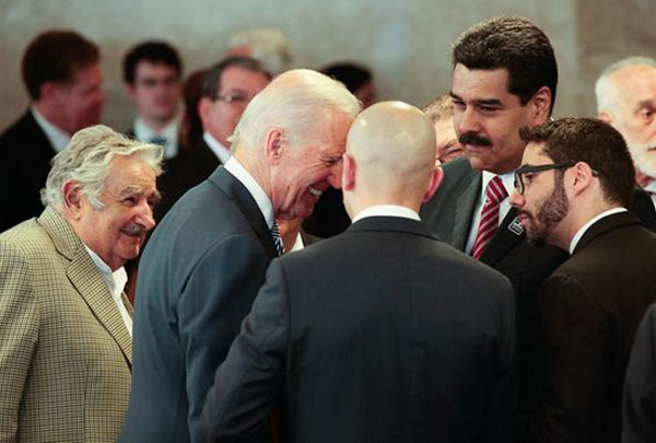 Biden y Maduro se saludan en Brasil (Fotos)