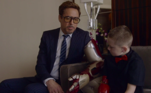 Conoce a Alex, el niño discapacitado con el  brazo biónico de “Iron Man” (Fotos)
