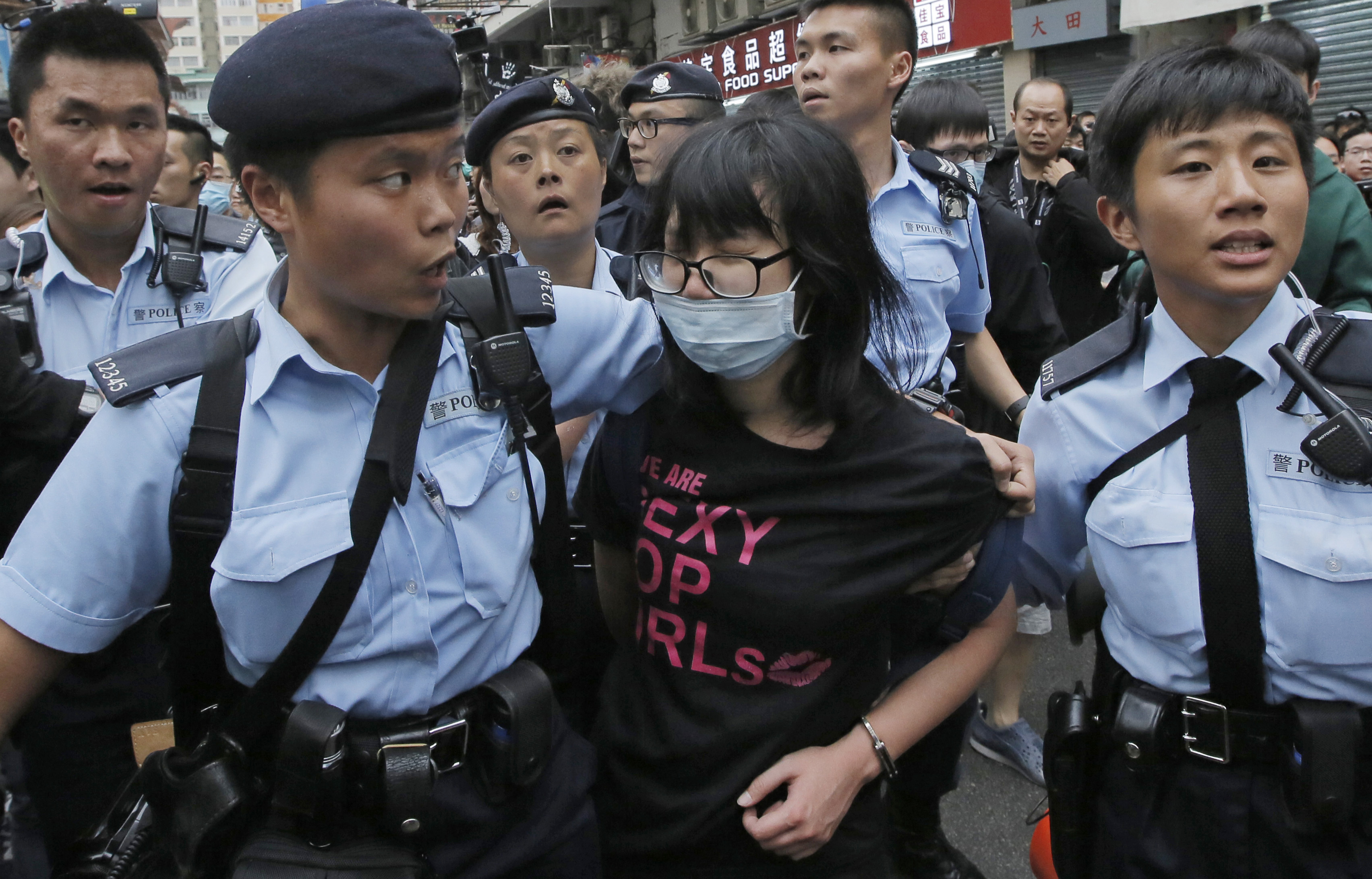 Manifestación contra compradores chinos en Hong Kong