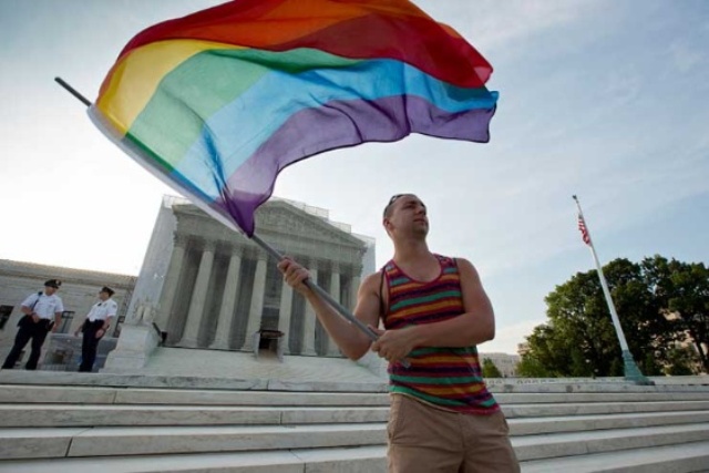 Gobierno de Obama presenta documento apoyando matrimonio gay