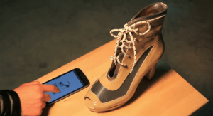 La tecnología y la moda se unen… Inventan los zapatos con tinta electrónica